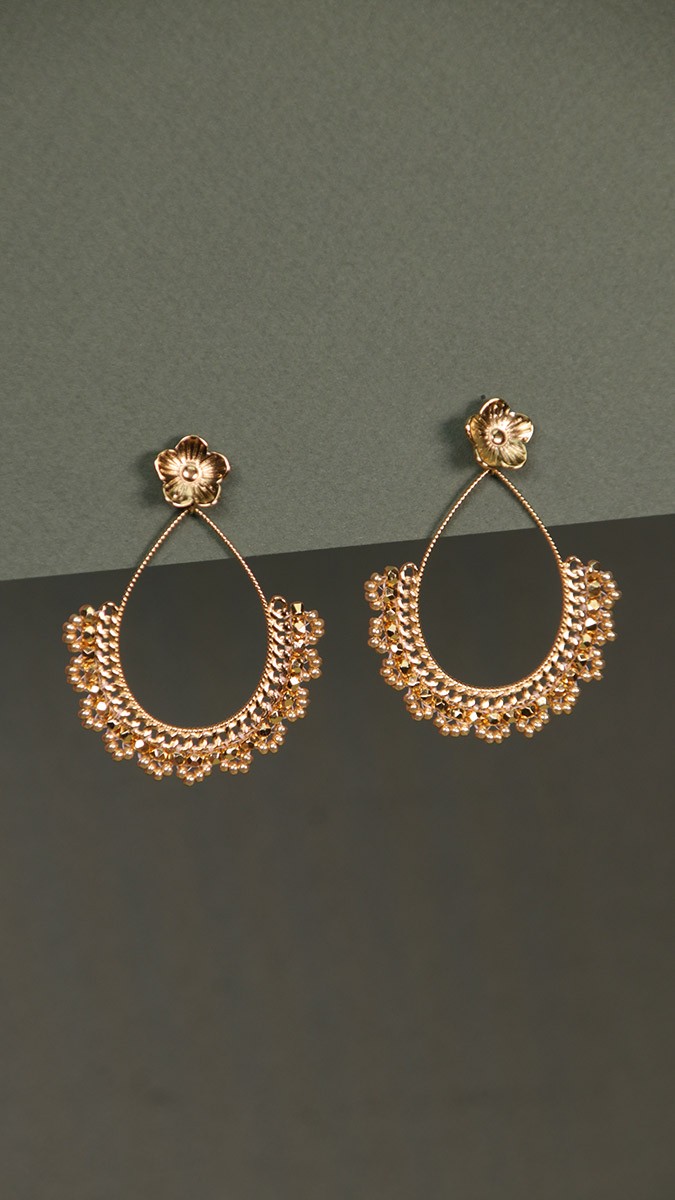 Schema Gold-plated drop earrings with seed beads and faceted pearls Schema Gold-plated drop earrings with seed beads and faceted pearls