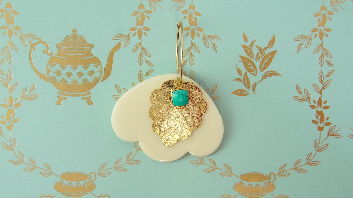 3-petal earrings in acetate and gold leaves : Step 7 3-petal earrings in acetate and gold leaves : Step 7