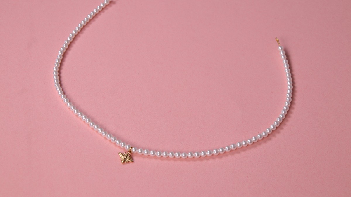 Multi-row necklace with chains and pearly pearls : Step 5