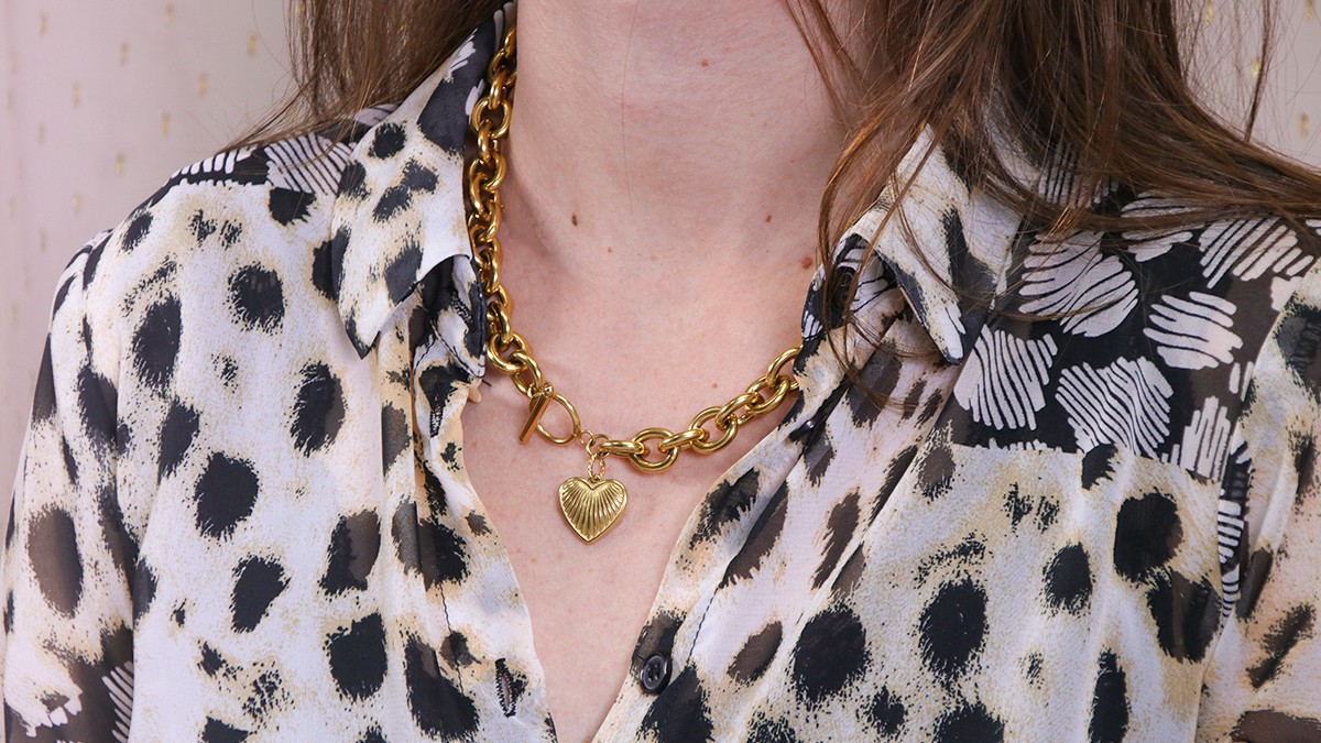 Necklace with T clasp and heart pendant