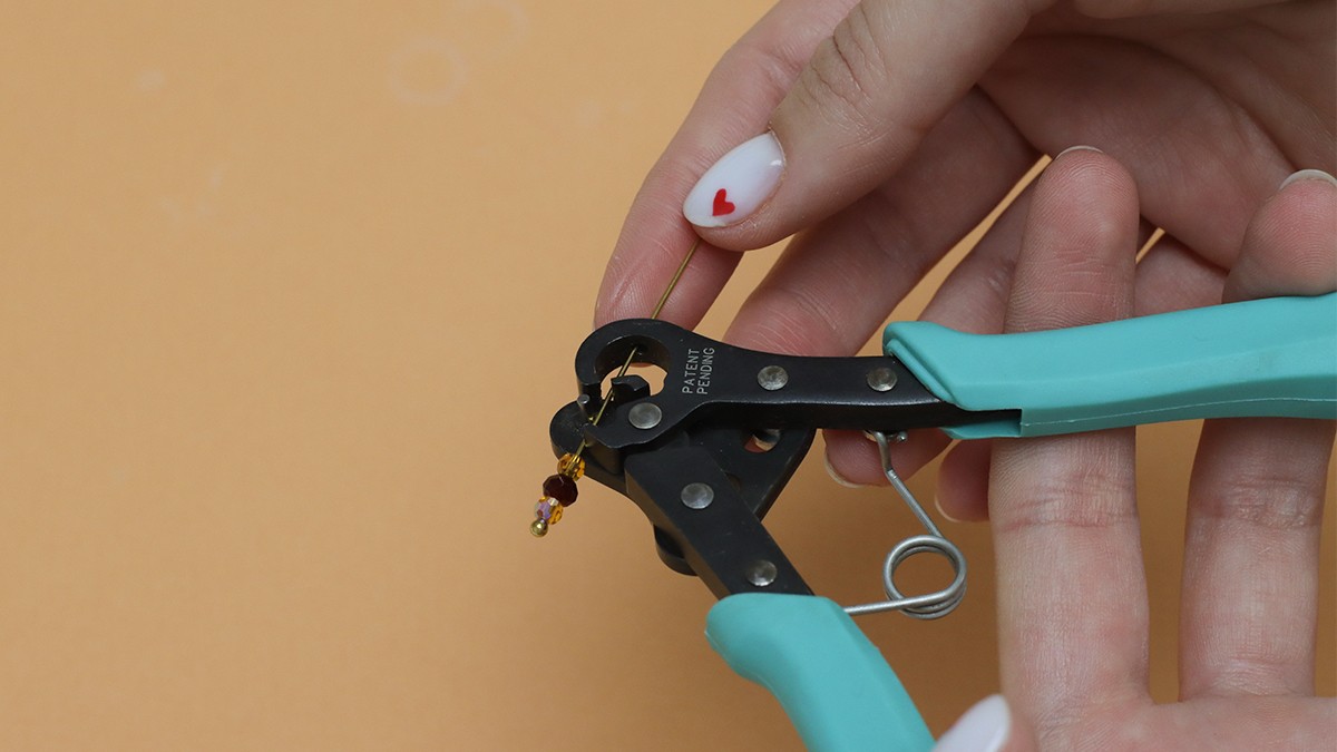 Earrings with customizable tassels : Step 2 Earrings with customizable tassels : Step 2