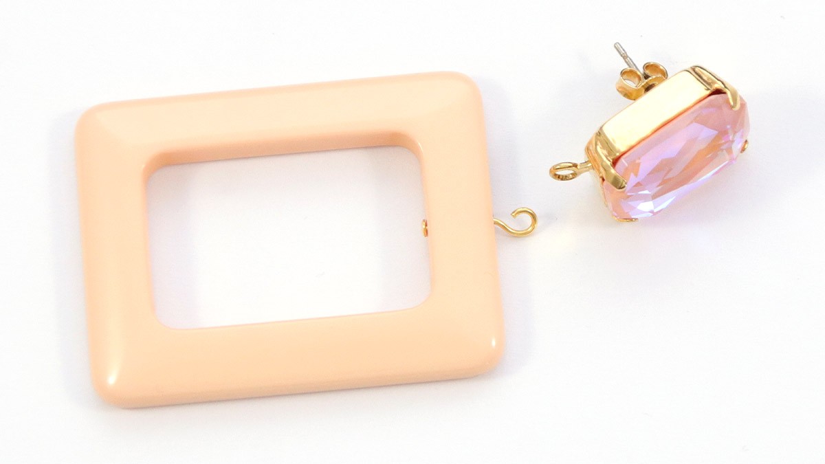 DIY Easy-to-make Peach Fuzz earrings : Step 8