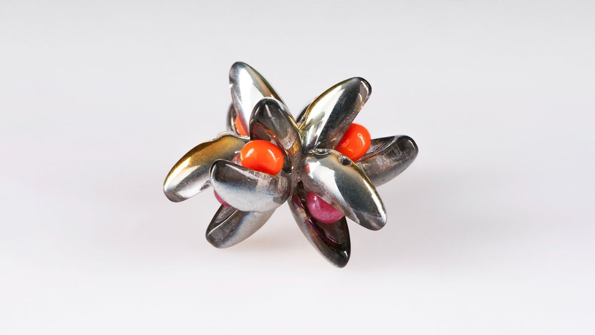 Women's bracelet with glass beads Preciosa Chilli : Step 5