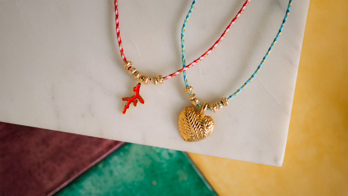 Necklace with braided cords and epoxy pendants : Step 6