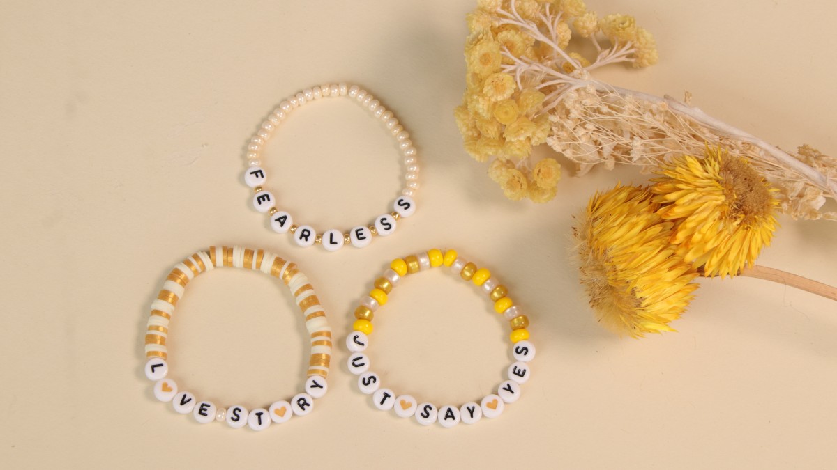 Friendship bracelets with letter beads and Heishi beads : Step 6