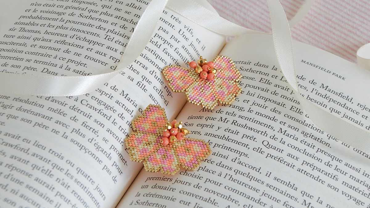 Brick Stitch weaving flower earrings