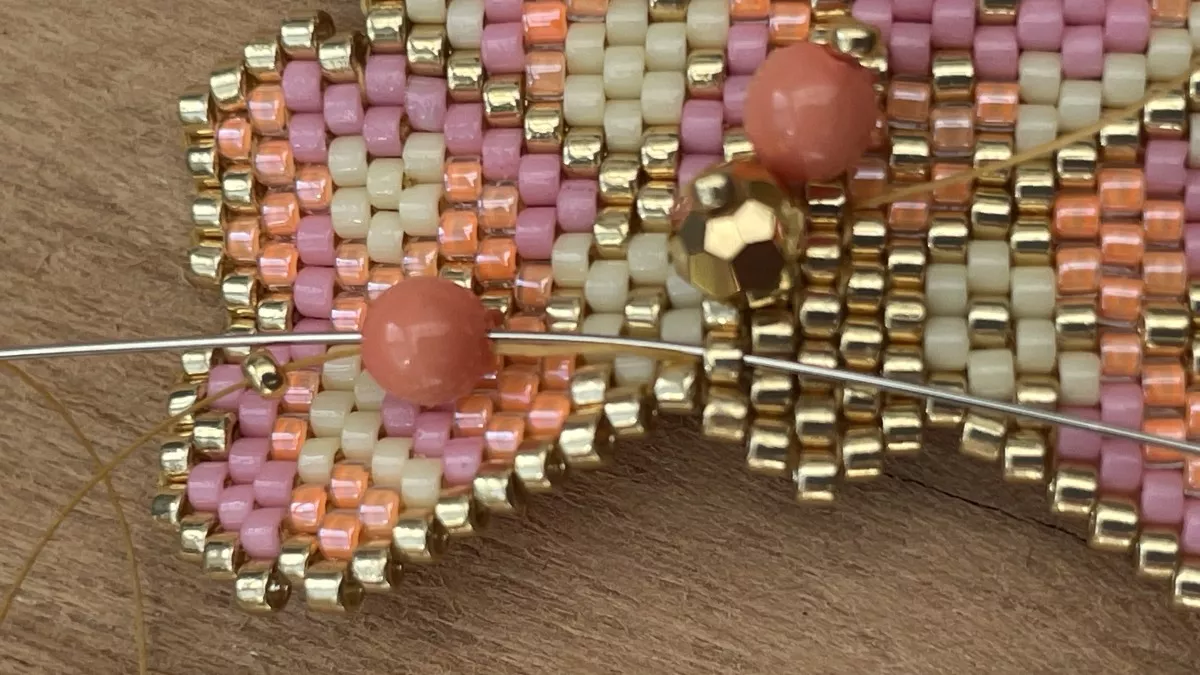 Brick Stitch weaving flower earrings : Step 14 Brick Stitch weaving flower earrings : Step 14