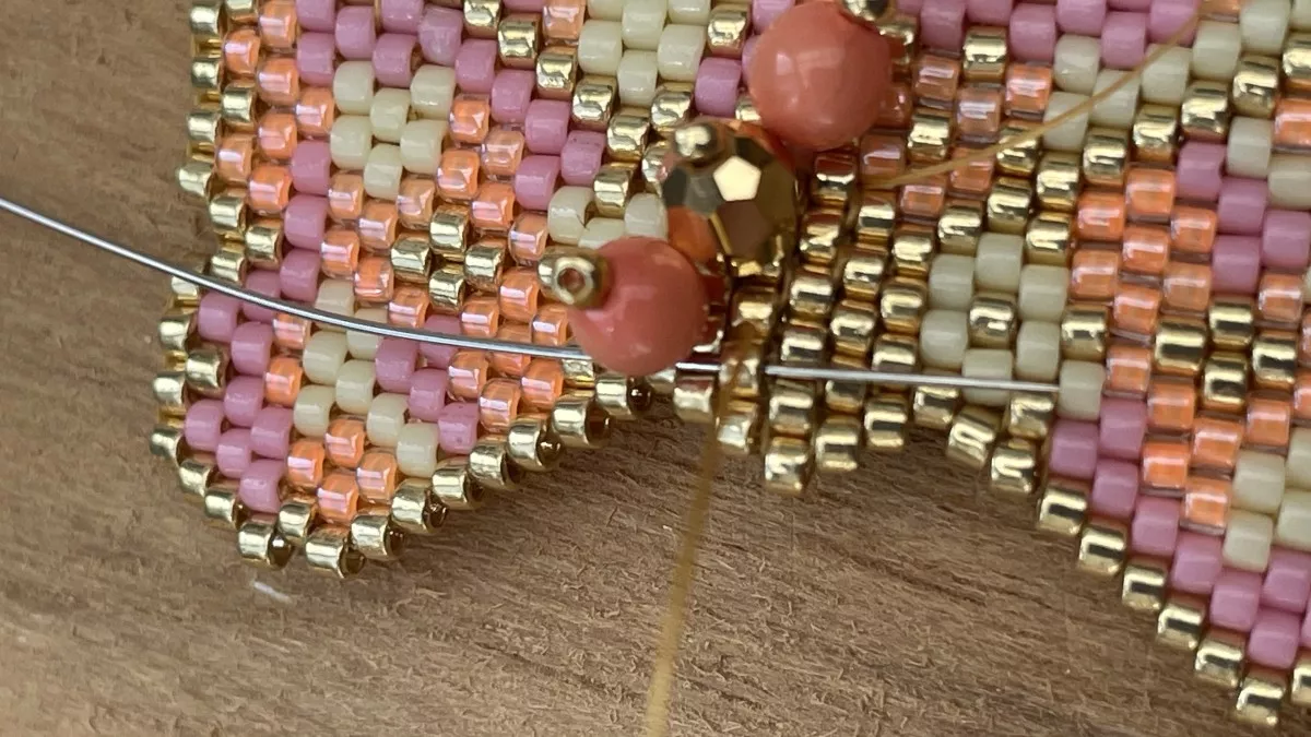 Brick Stitch weaving flower earrings : Step 15 Brick Stitch weaving flower earrings : Step 15