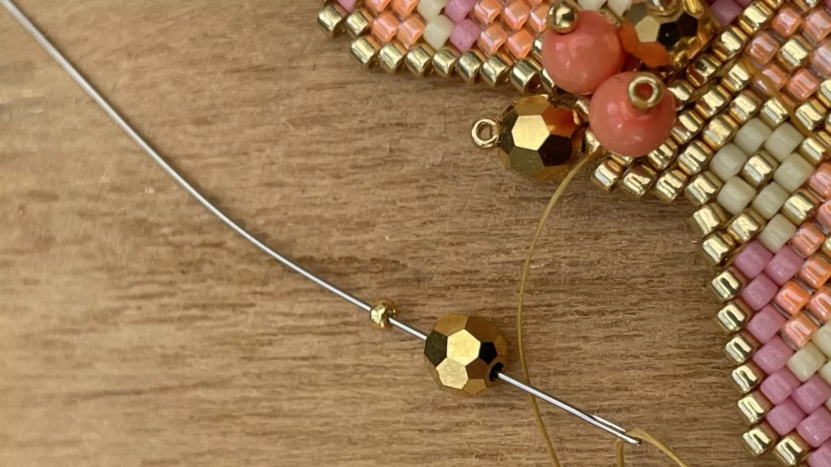 Brick Stitch weaving flower earrings : Step 22 Brick Stitch weaving flower earrings : Step 22