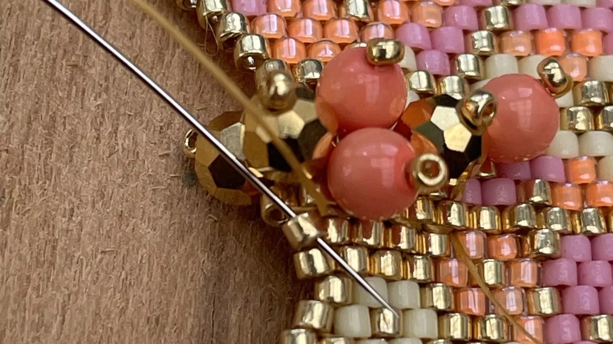 Brick Stitch weaving flower earrings : Step 24 Brick Stitch weaving flower earrings : Step 24