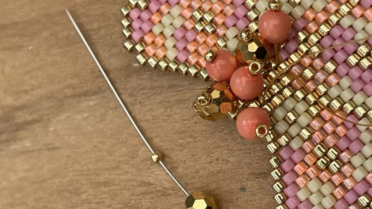 Brick Stitch weaving flower earrings : Step 28 Brick Stitch weaving flower earrings : Step 28