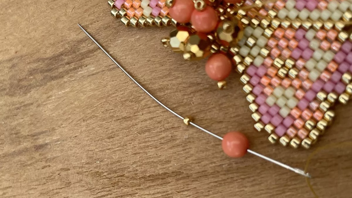 Brick Stitch weaving flower earrings : Step 31 Brick Stitch weaving flower earrings : Step 31