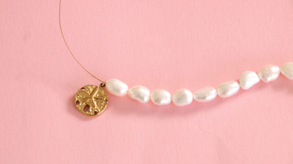 Necklace with freshwater pearls and shell chip beads : Step 4