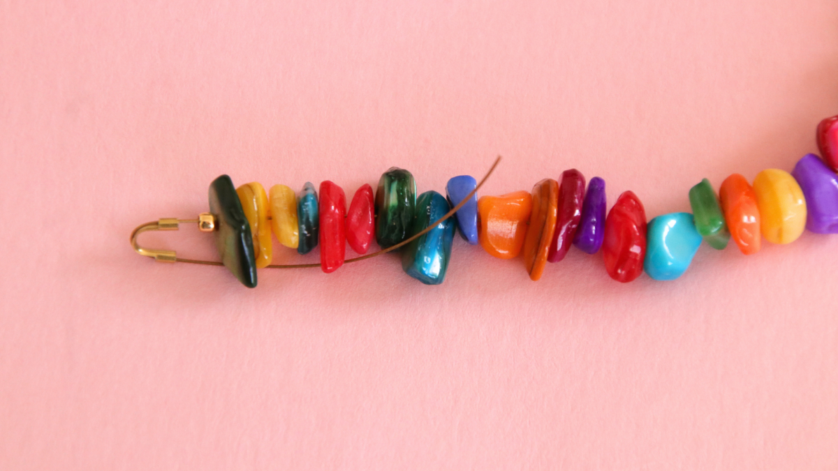 Necklace with freshwater pearls and shell chip beads : Step 6