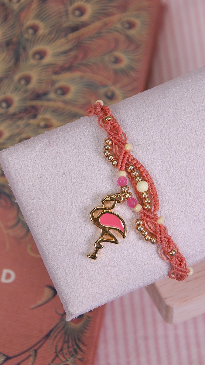 Summer bracelet in micro-macramé