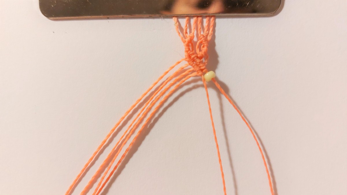 Summer bracelet in micro-macramé : Step 7