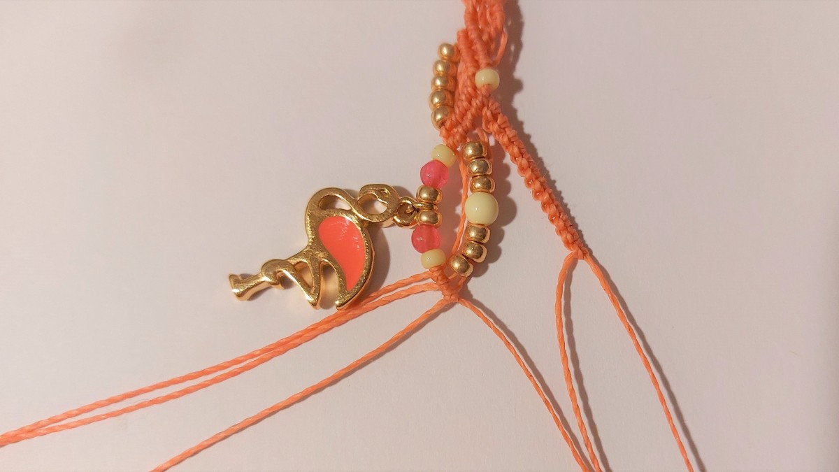 Summer bracelet in micro-macramé : Step 19