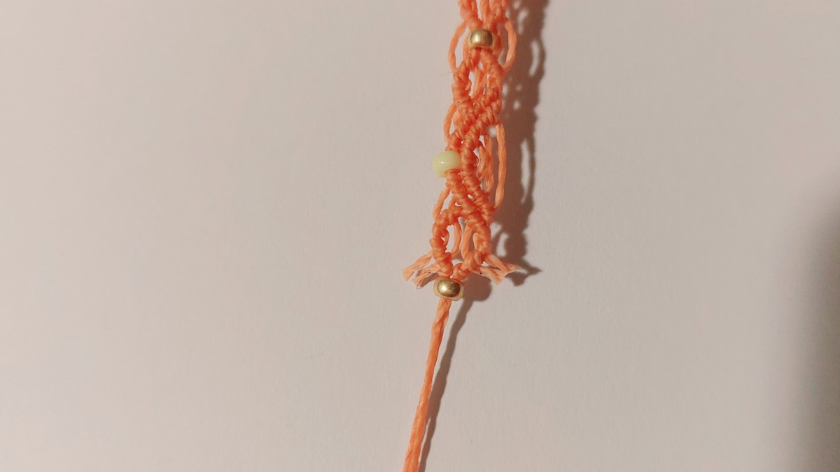Summer bracelet in micro-macramé : Step 23