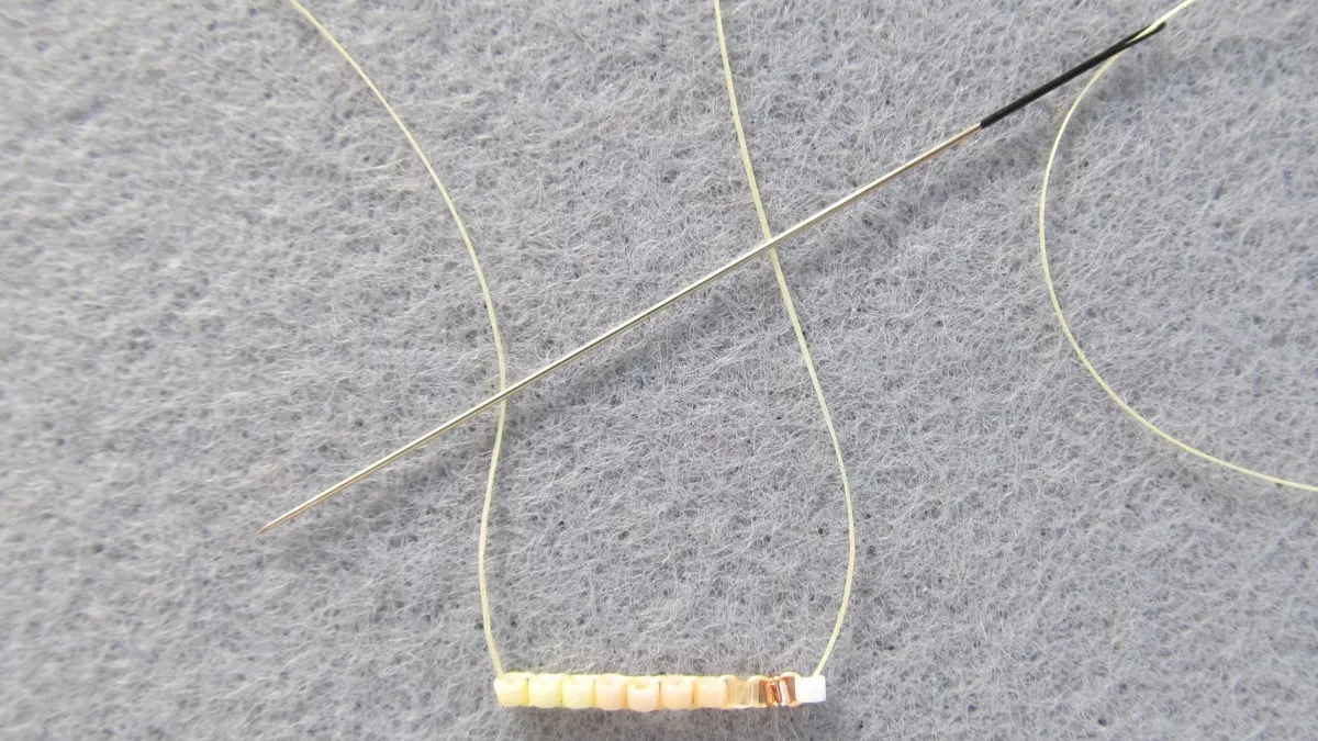 Miyuki pearl fringe earrings : Step 1