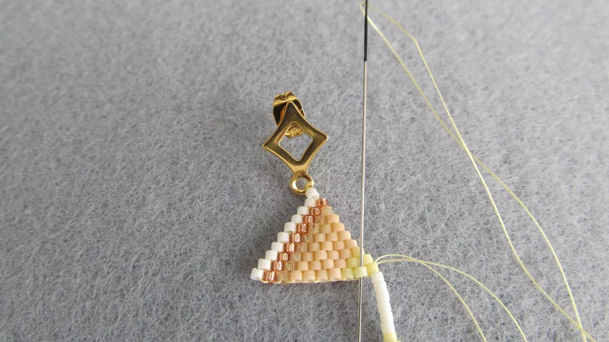 Miyuki pearl fringe earrings : Step 5