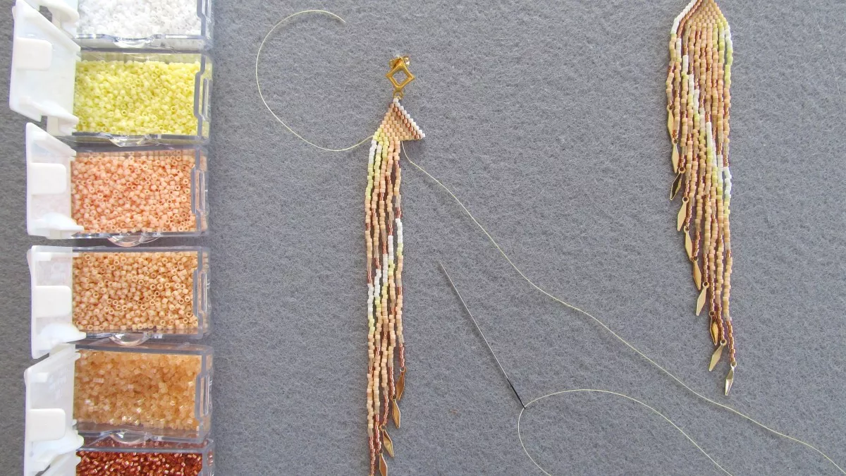 Miyuki pearl fringe earrings : Step 6