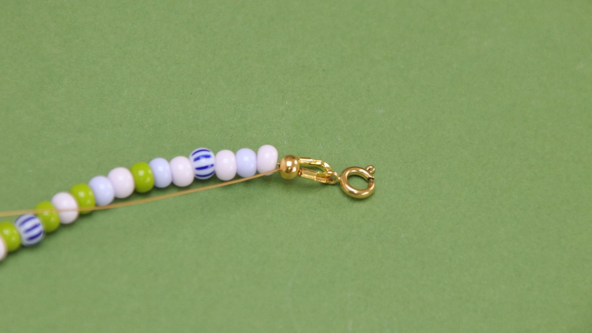 Mother/daughter duo bracelet in seed beads : Step 4 Mother/daughter duo bracelet in seed beads : Step 4