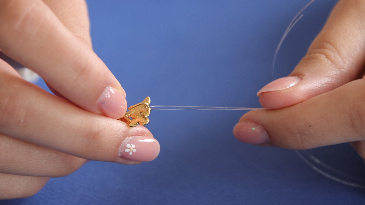 Freshwater pearl dangling earrings : Step 2