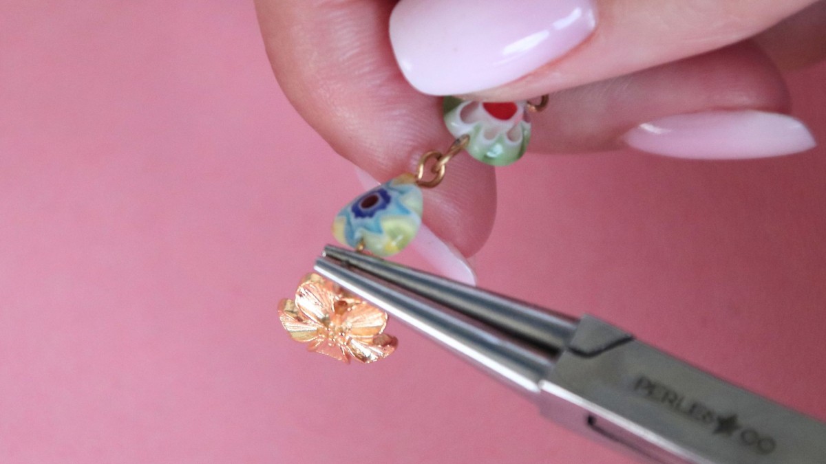 Pendant earrings with Millefiori beads : Step 2