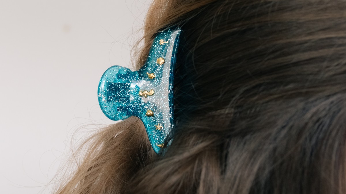 Seashell and summer fruit hair clips with PureCrystal rhinestones : Step 2