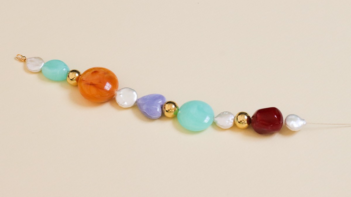 Vintage pearl mix bracelet : Step 2