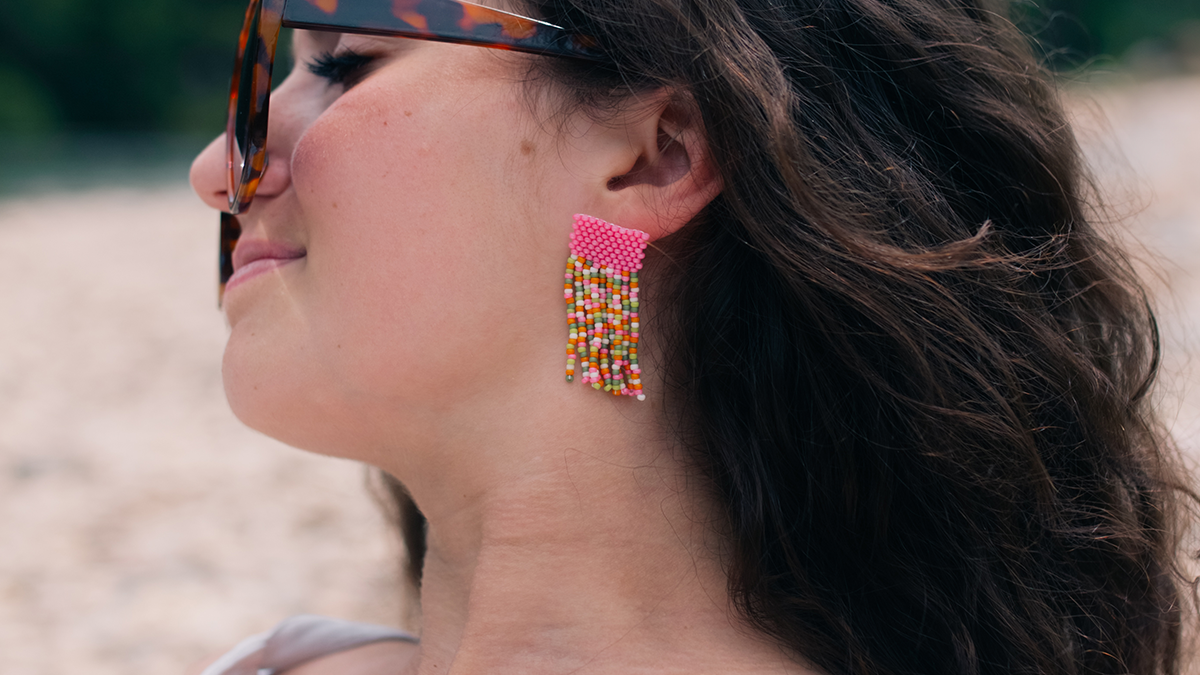 Schema Pair of peyote weave fringe earrings Schema Pair of peyote weave fringe earrings