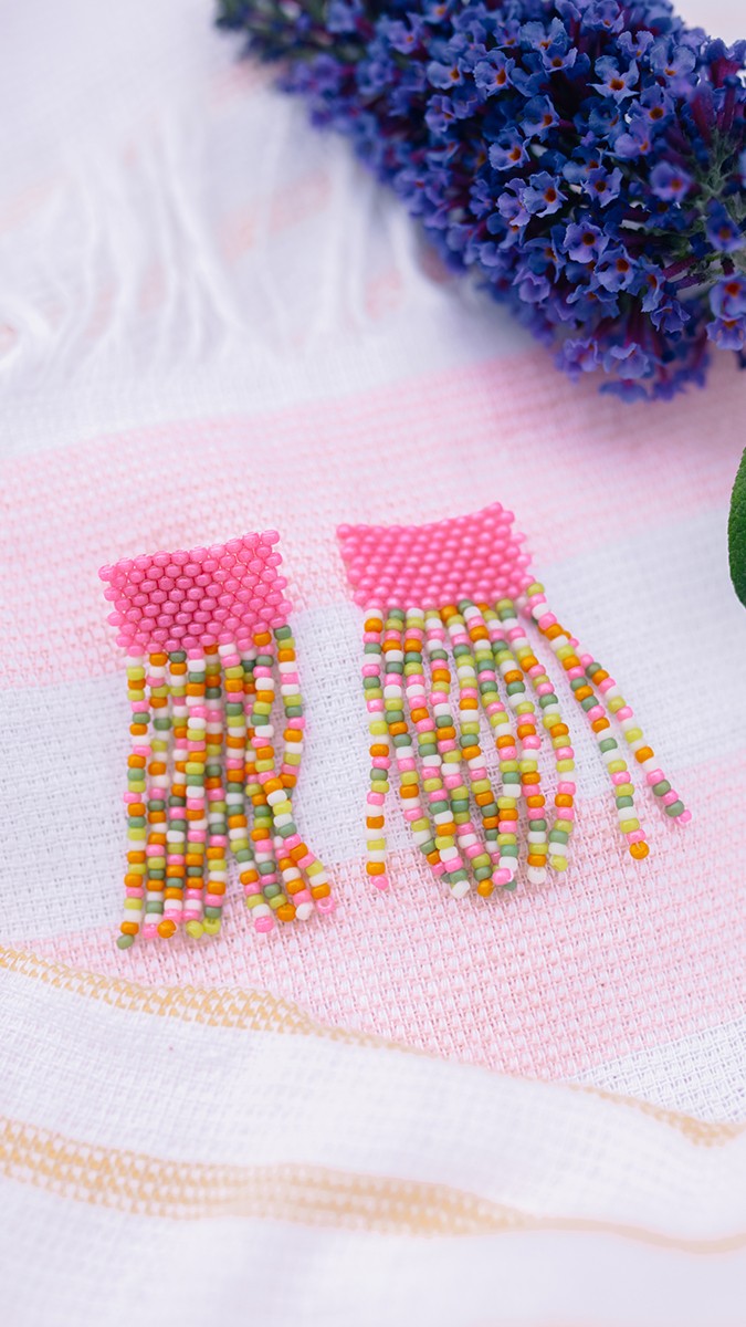 Schema Pair of peyote weave fringe earrings Schema Pair of peyote weave fringe earrings