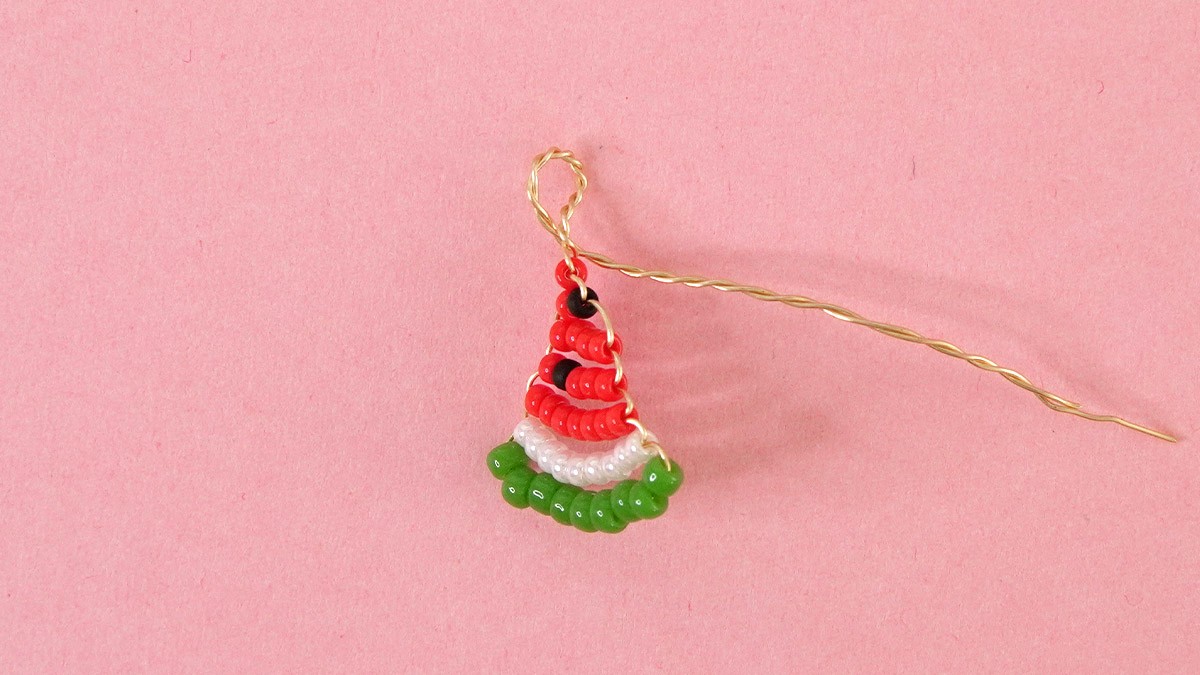 Watermelon beads necklace : Step 10 Watermelon beads necklace : Step 10