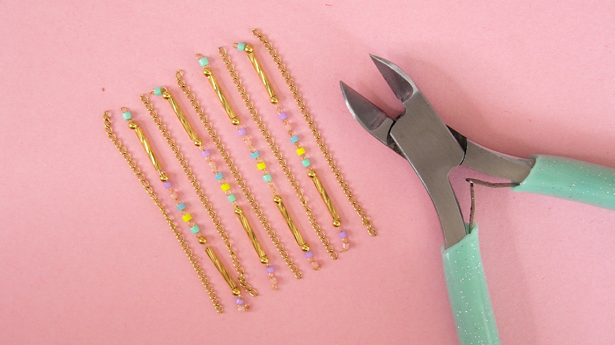 Pendant earrings with pastel chains : Step 1 Pendant earrings with pastel chains : Step 1