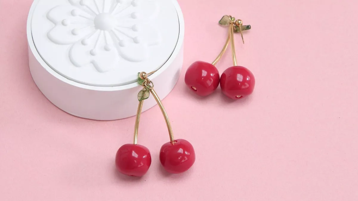Schema  Cherry easy pearl earrings