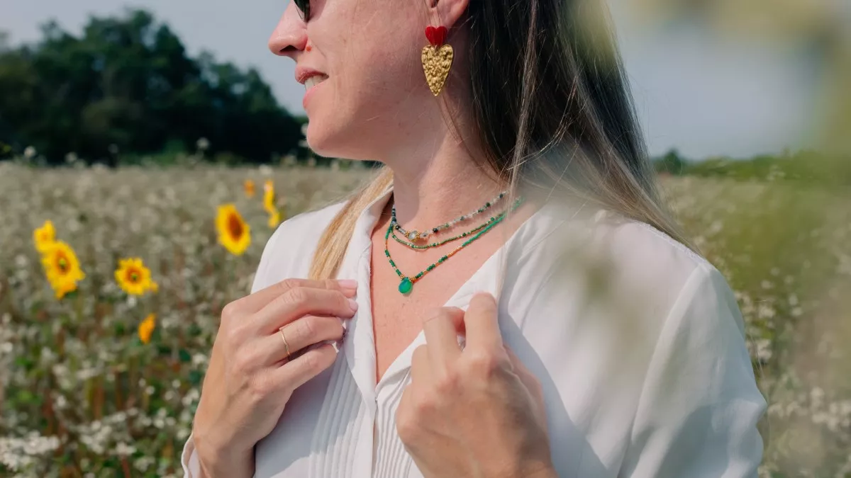 Schema  3 easy necklaces with natural stones and green Miyuki beads