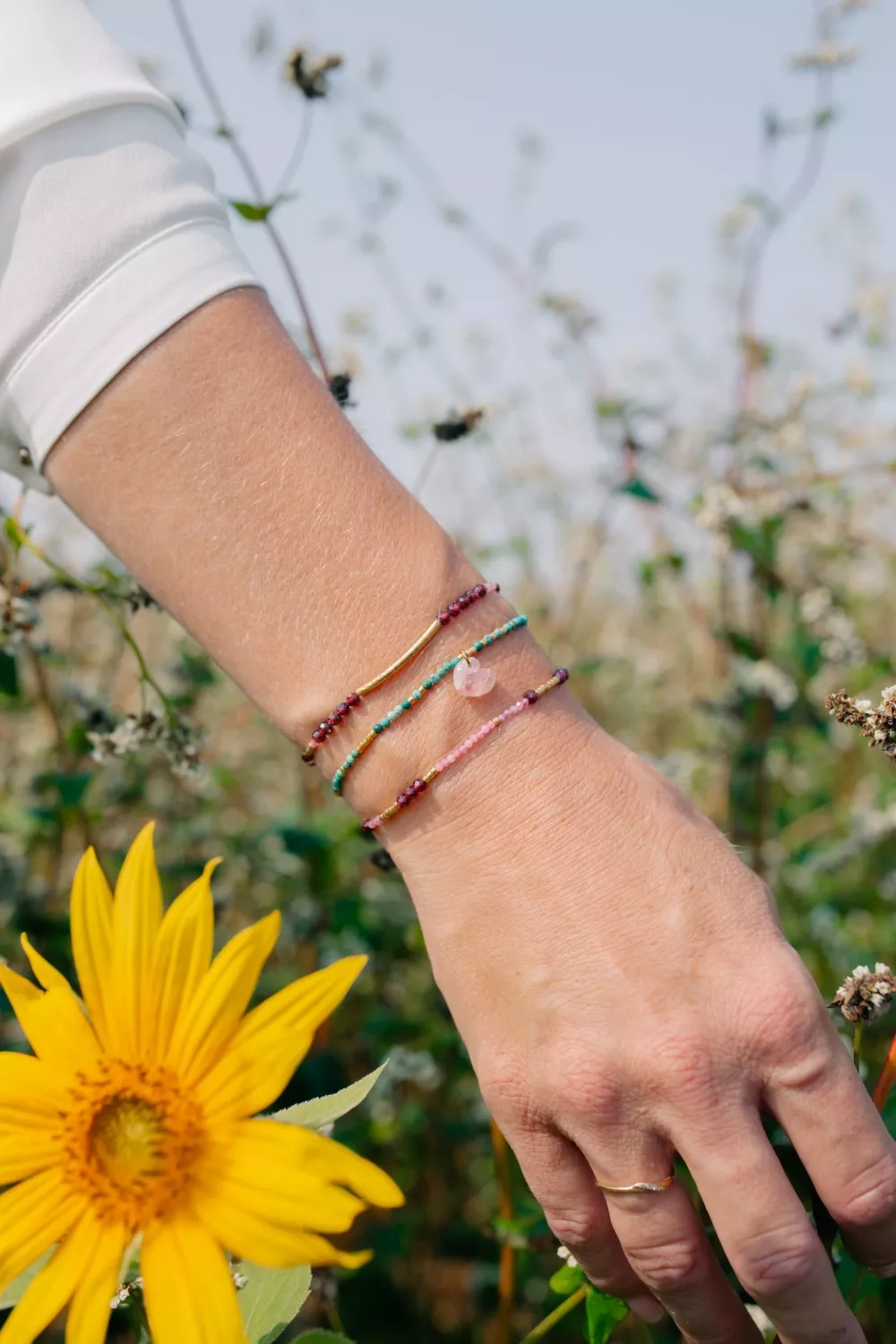 Schema  Elastic bracelets in small natural stones