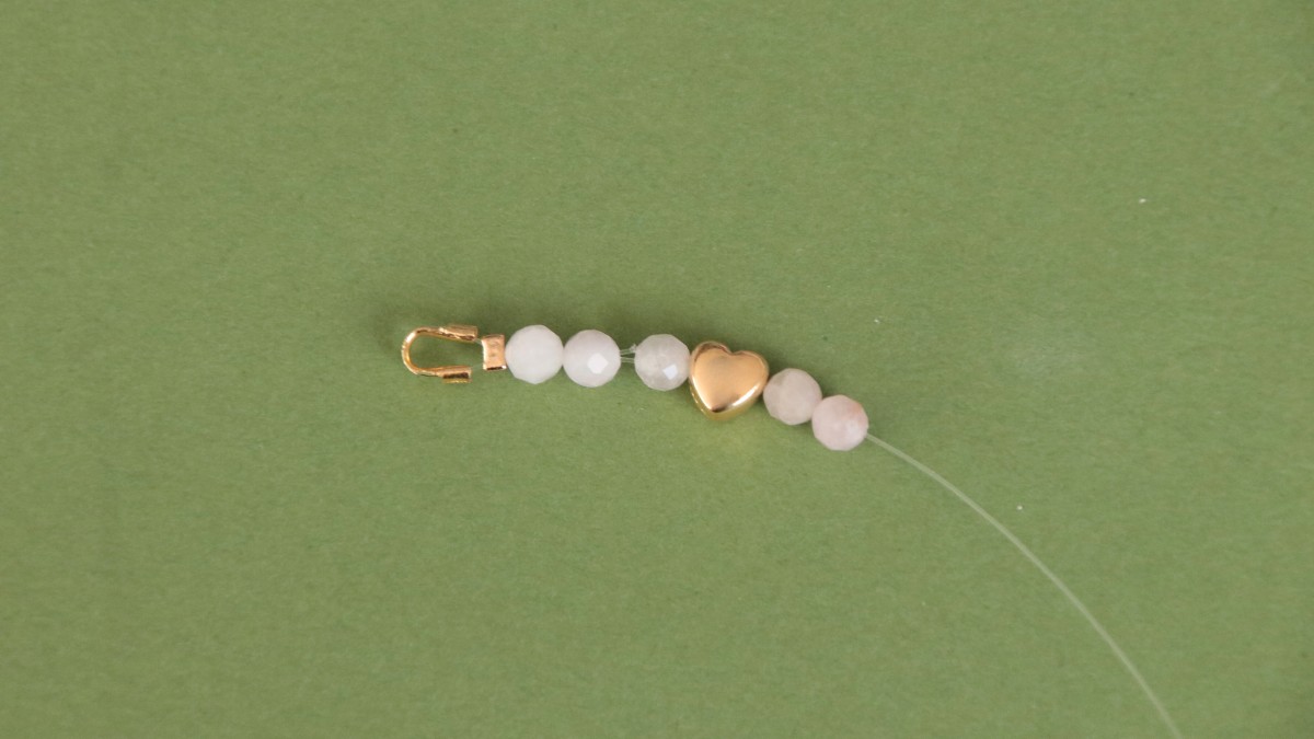 Thin bracelets in natural pink stone : Step 2