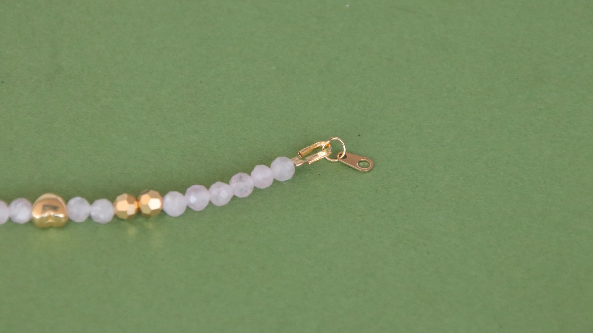 Thin bracelets in natural pink stone : Step 6