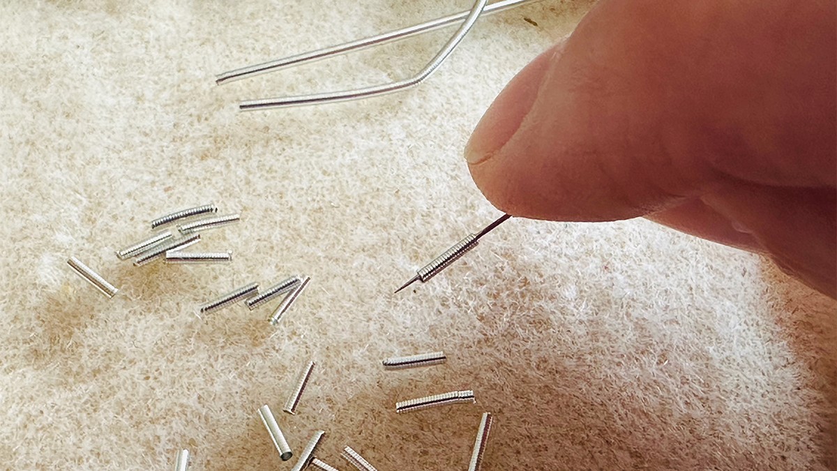 Misty Moon Jewelry Brooch with Cannetille and Kreinik Thread : Step 9 Misty Moon Jewelry Brooch with Cannetille and Kreinik Thread : Step 9