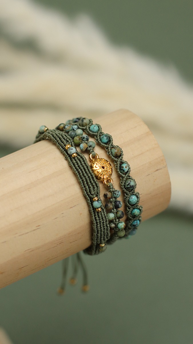 Schema  Bracelet in micro-macramé and natural stones