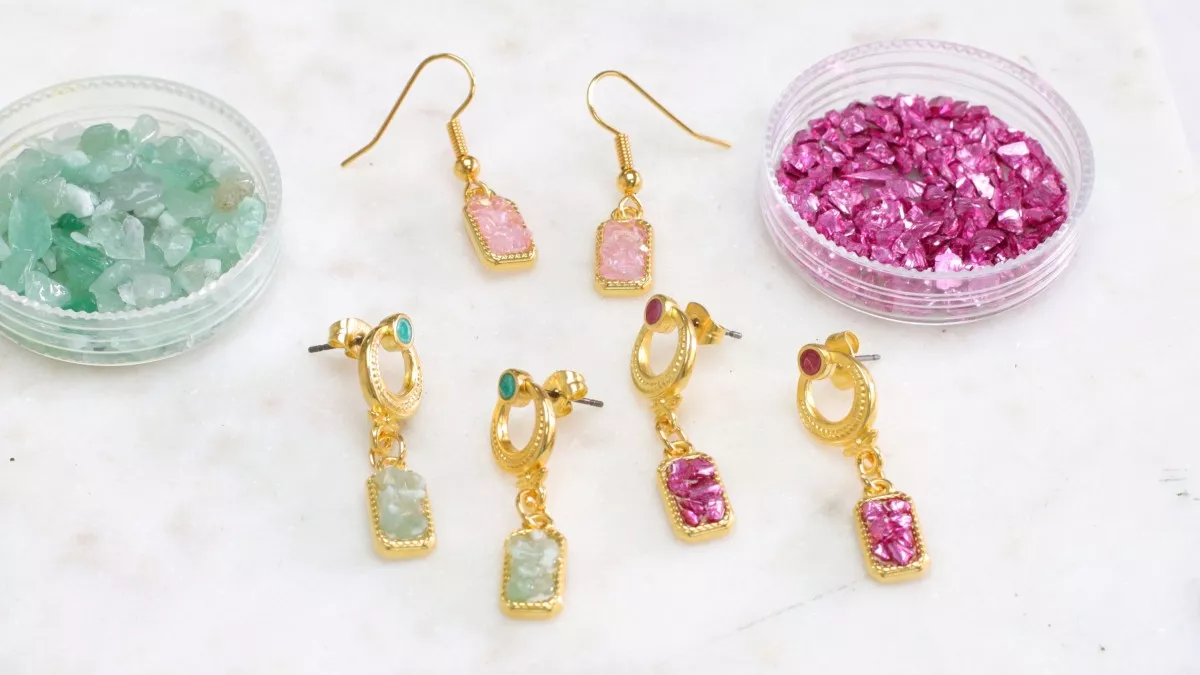 Resin earrings with stone chips and crushed glass