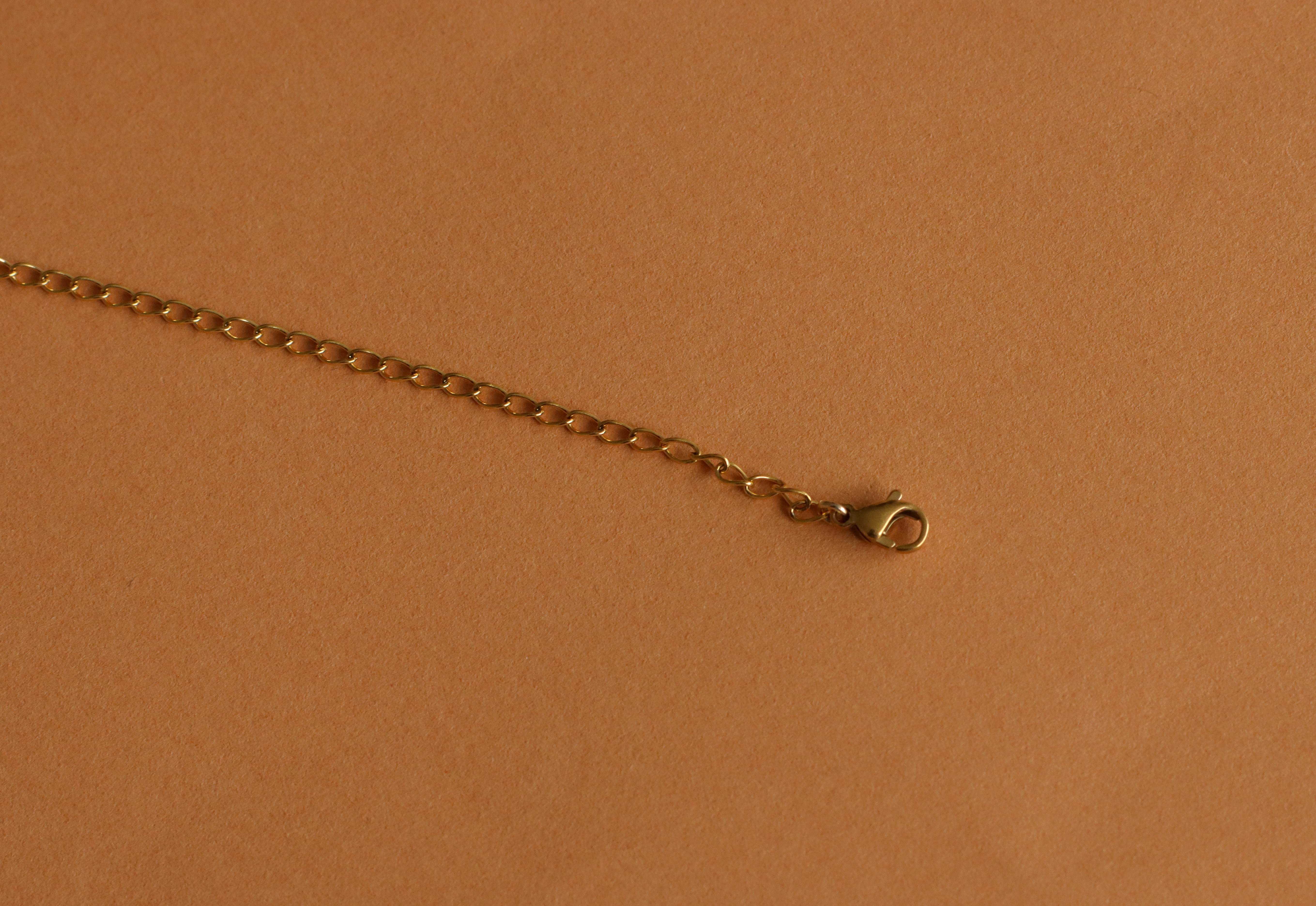 Necklaces with natural stones and letter charm : Step 11