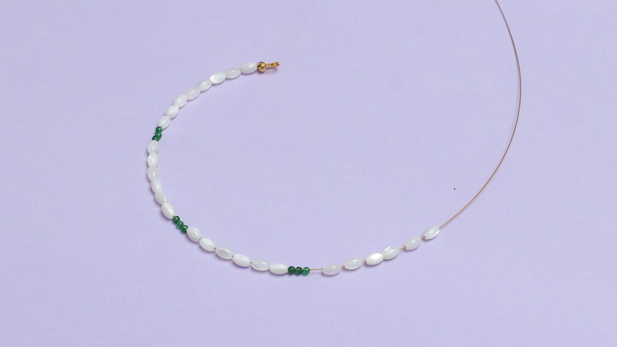 Pearl and chip necklace : Step 2