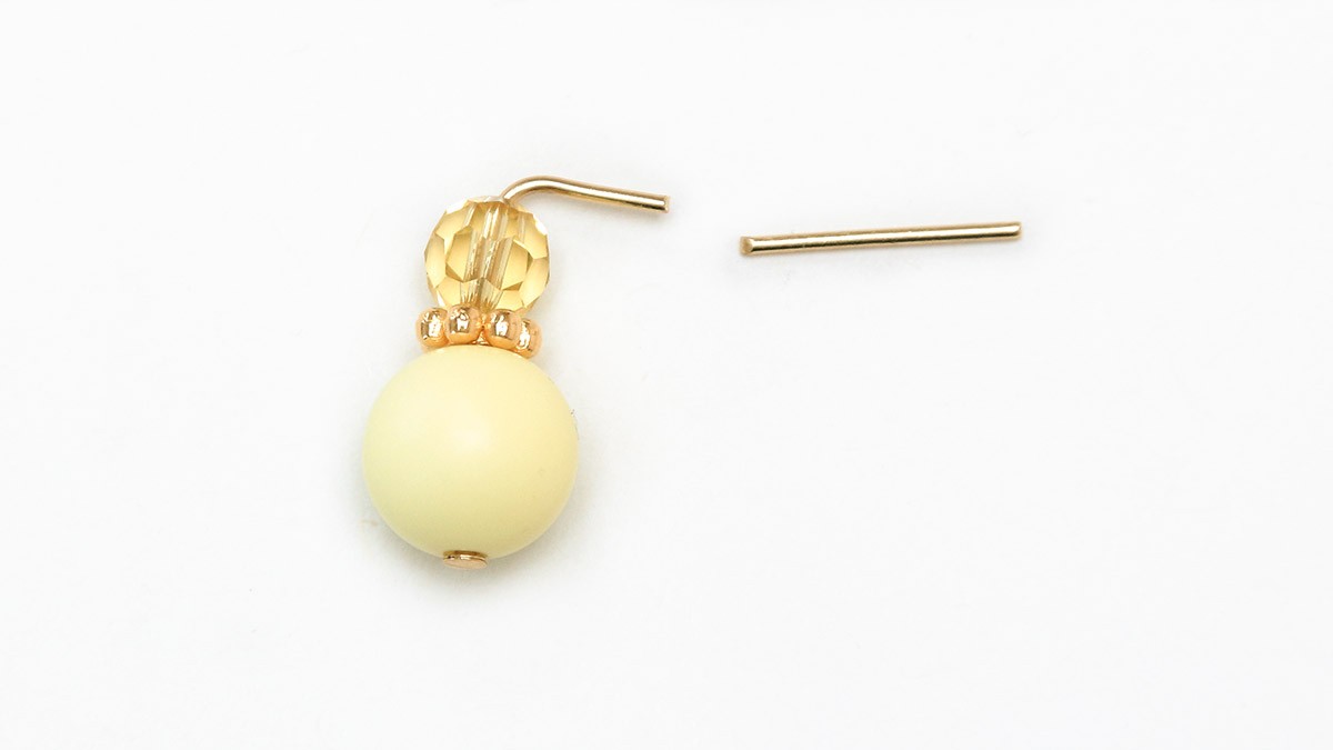 Colorful crystal and pearl earrings : Step 1 Colorful crystal and pearl earrings : Step 1