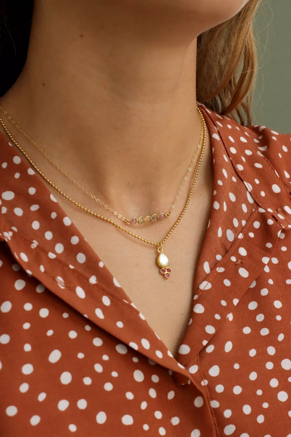 Natural stone and mother-of-pearl necklaces