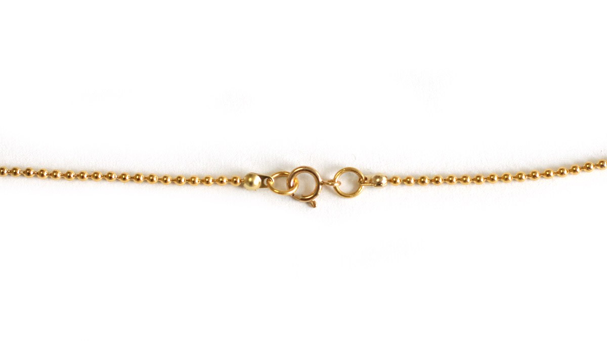 Natural stone and mother-of-pearl necklaces : Step 3