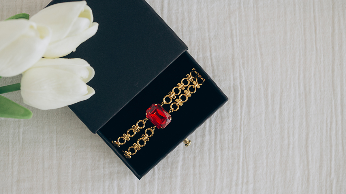 Schema Vintage double-link bracelet with Aurora crystal setting Schema Vintage double-link bracelet with Aurora crystal setting