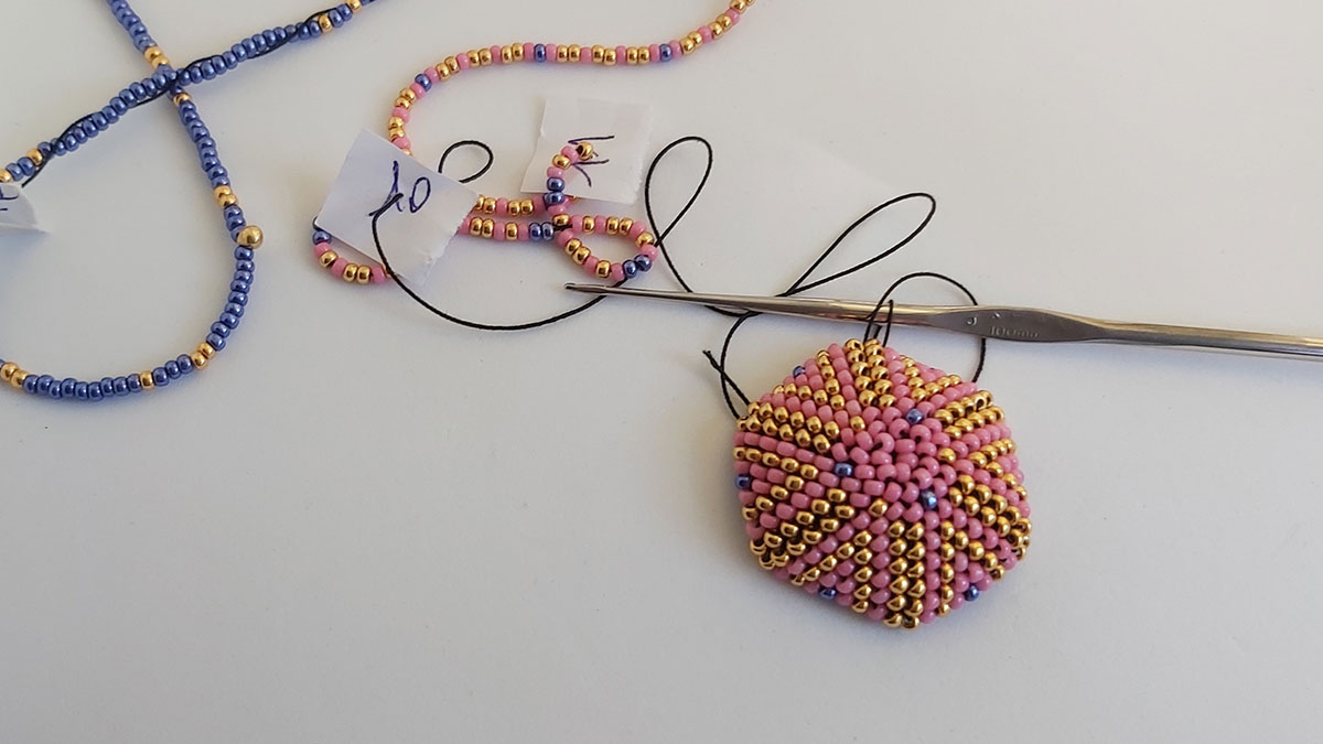 Blue and pink spiral crochet bauble : Step 4