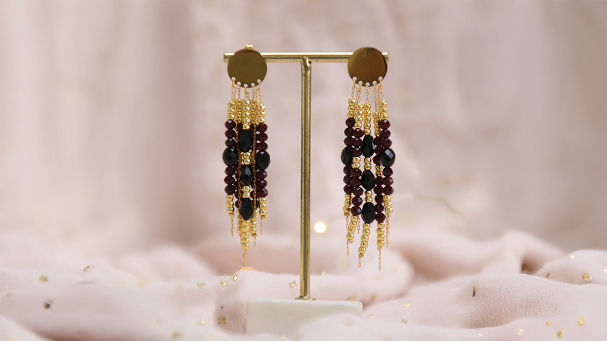 Schema  Festive dangling earrings
